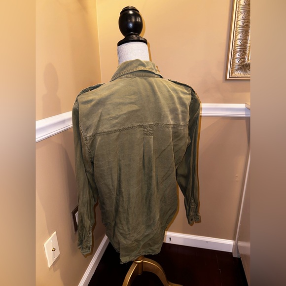 Army green button down shirt - Picture 2 of 3
